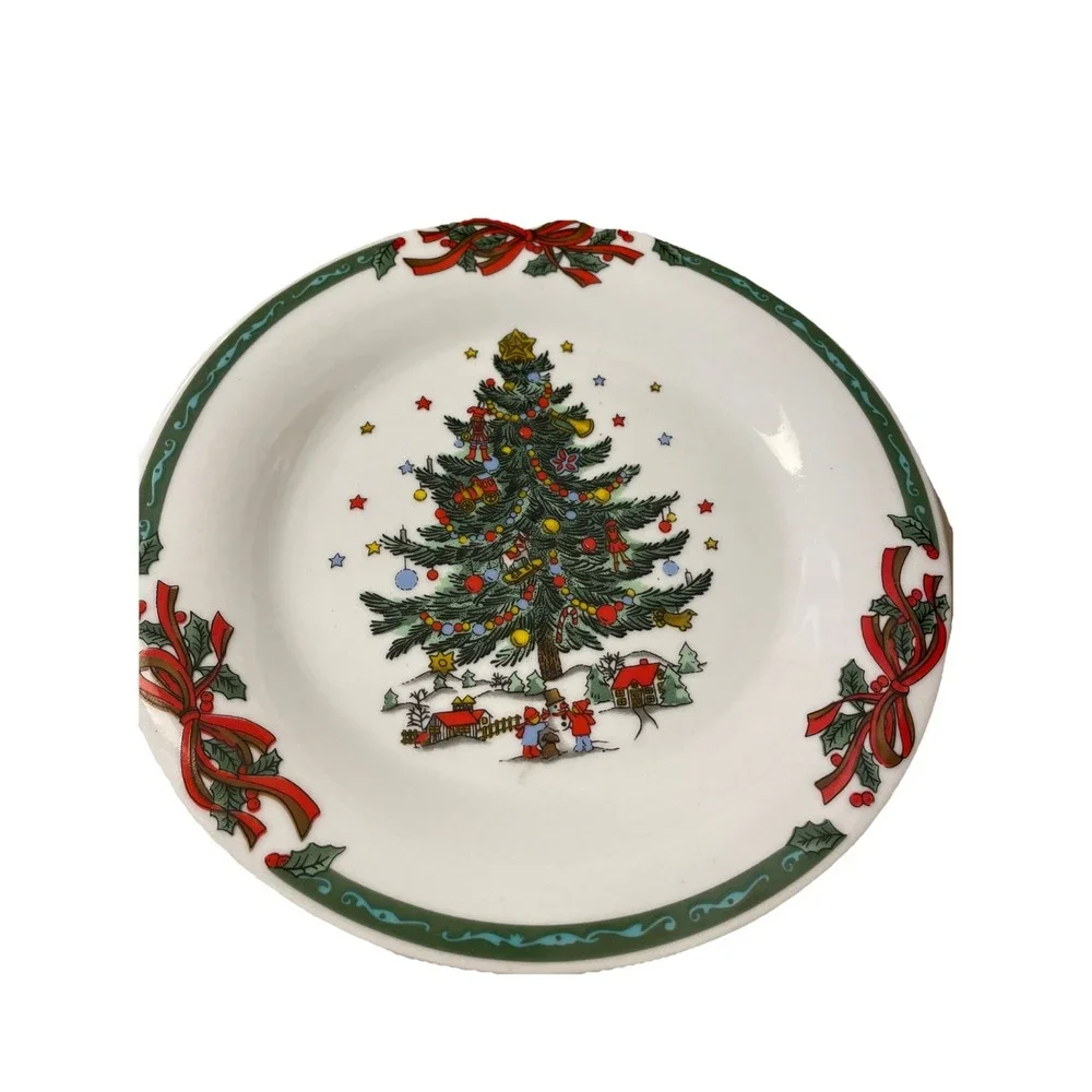 Set Of 4 CHRISTMAS IN THE PARK Salad Plates 7-1/2